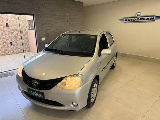 TOYOTA ETIOS 1.3 XS 16V FLEX 4P MANUAL TOYOTA ETIOS 1.3 XS 16V FLEX 4P MANUAL